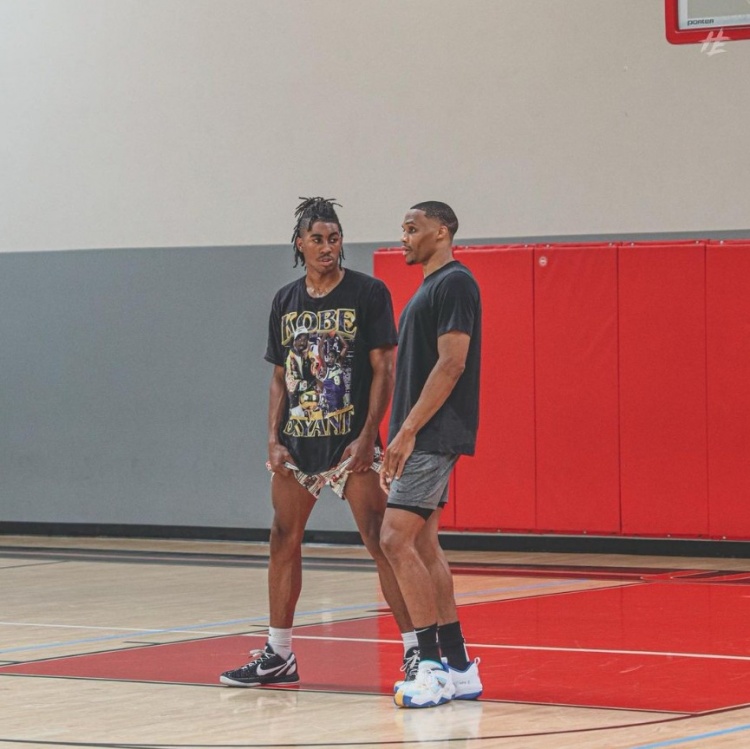 官方：格列兹曼荣膺2025金足奖（官方宣布：格列兹曼斩获2025年金足奖）