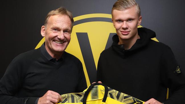 约尼查：喜欢玉溪的米线、水饺和烧烤；希望能在玉昆踢到退役（约尼查：钟爱玉溪米线、水饺与烧烤，盼在玉昆效力至退役）