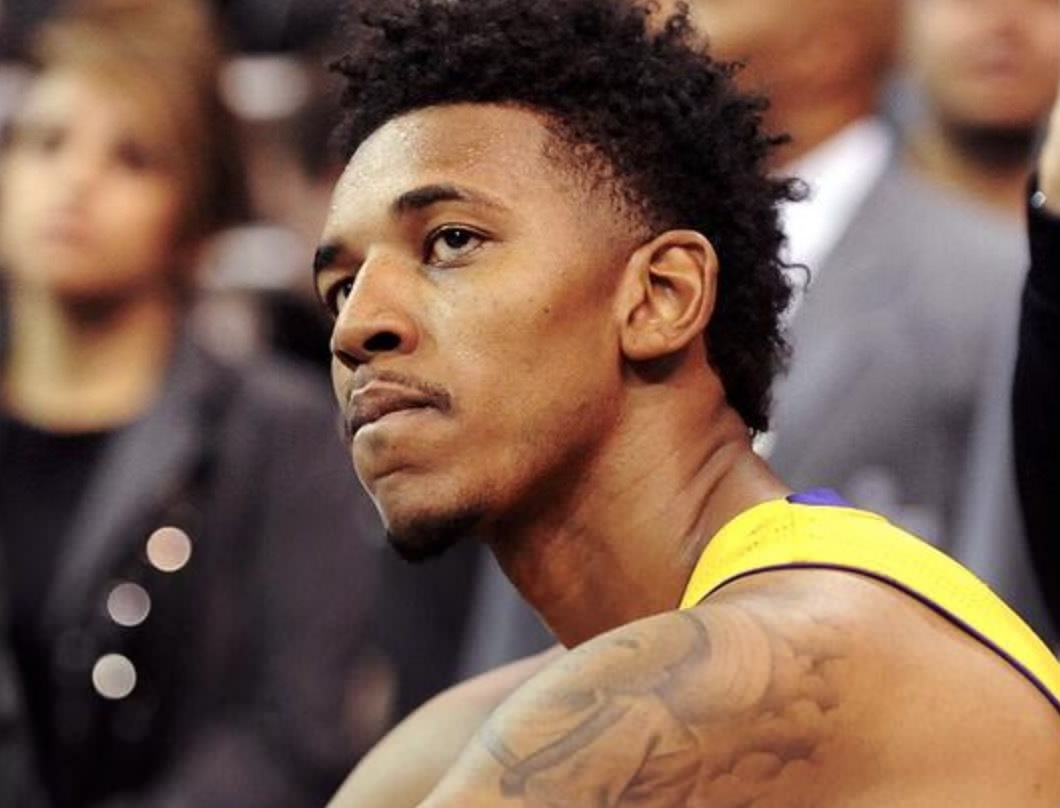 末节9分稳定军心！哈登20中6拿到21分10助 正负值+24（末节关键9分稳住局面！哈登20投6中收获21分10助攻，正负值+24）