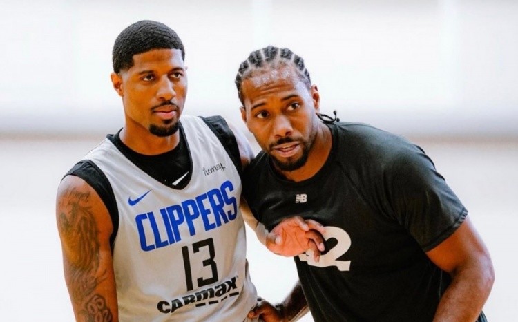 马刺NBA杯决赛输球后，面对东部2队狂胜53分（季中锦标赛决赛失利后，马刺连克两支东部球队净胜53分）