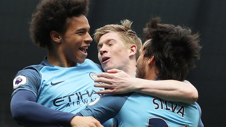 愿无大碍，蒯纪闻谢场时被拍到手臂缠着绷带（愿无大恙，蒯纪闻谢场被拍手臂缠绷带）