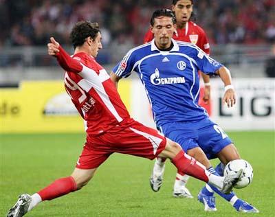 周懿娴从小就对篮球充满热情，她的启蒙教（周懿娴自幼热爱篮球：启蒙导师的引领）