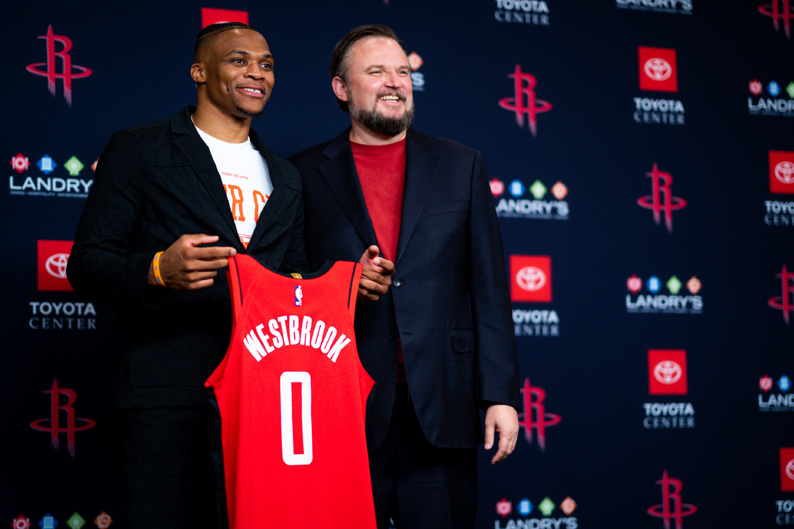 巴萨对阵马竞大名单：莱万、拉菲尼亚、亚马尔领衔，德容缺阵（巴萨战马竞名单出炉：莱万、拉菲尼亚、亚马尔压阵，德容缺席）