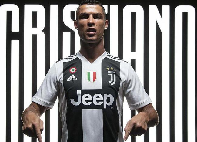 芬奇：华子吸引包夹既能为队友创造机会自己也能得到好的出手机会（芬奇：华子吸引夹击，不仅能为队友创造空位，也能为自己争取优质出手）