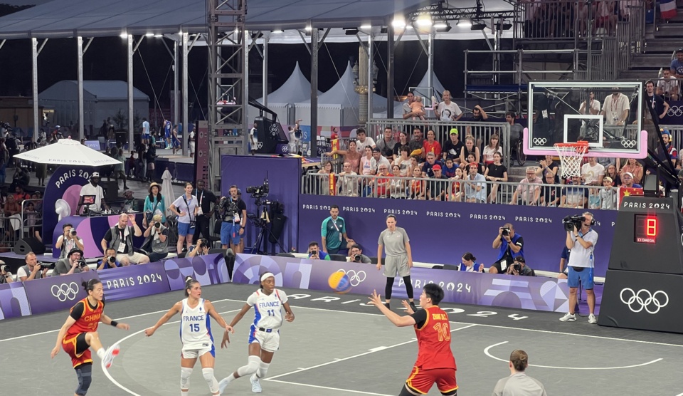 跟队记者：莱奥的问题是腹股沟炎症；米兰vs科莫可能延期进行（队记：莱奥腹股沟发炎；米兰战科莫或推迟进行）