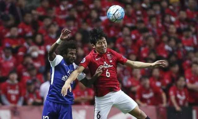 客战那不勒斯替补登场，科斯蒂奇达成尤文生涯100场里程碑（客场对阵那不勒斯，替补出战的科斯蒂奇迎来尤文生涯第100场）