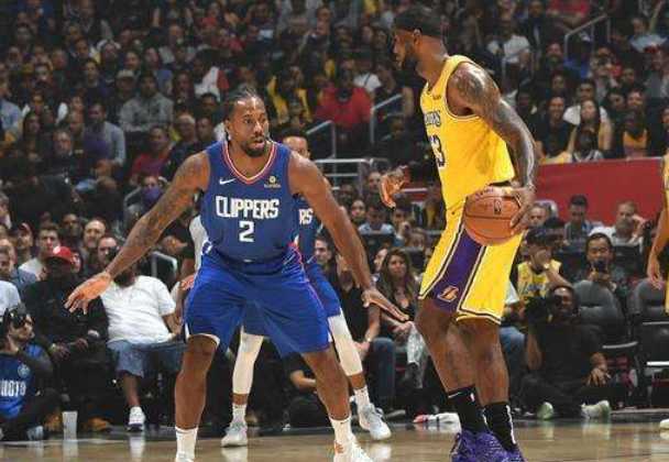 英超战报：伊萨克破门，罗梅罗、西蒙斯染红，9人热刺1-2利物浦（英超简讯：伊萨克建功，罗梅罗、西蒙斯被罚下，9人热刺1-2不敌利物浦）