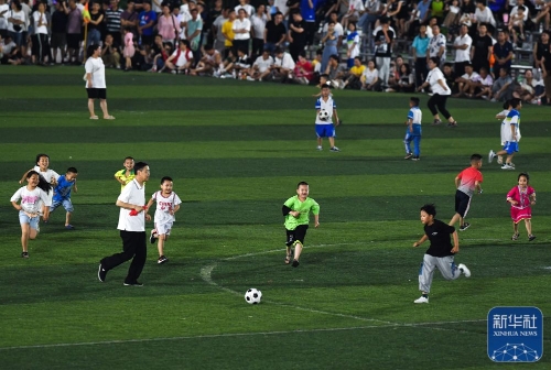 铜梁龙祝贺海港三连冠：你们展现了王者之师应有的底蕴与风范（铜梁龙贺海港三连冠：王者底蕴与风范尽显）