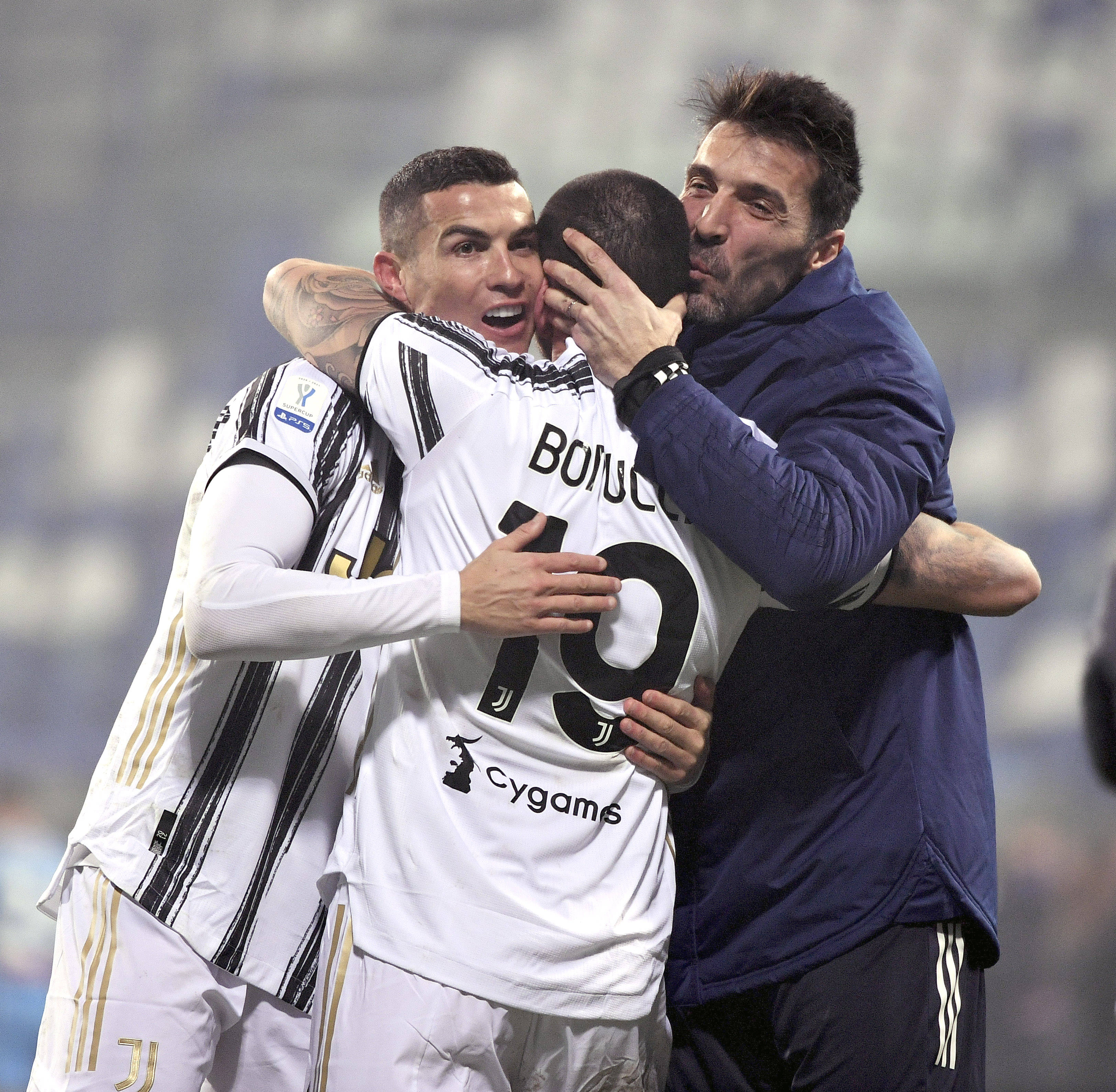 辽宁铁人祝贺重庆铜梁龙冲超：敢打敢拼，晋级中超实至名归（辽宁铁人恭贺重庆铜梁龙冲超：顽强拼搏，晋级中超实至名归）