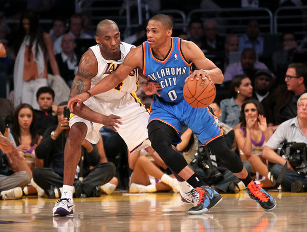 莫德里奇在对阵拉齐奥的比赛中踢满全场，Sofac...（莫德里奇战拉齐奥踢满90分钟）