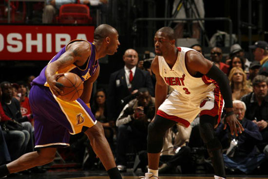 自贡一女士购买川超门票被骗，陆续转账13万余元（自贡女子购川超球票遭诈骗，累计转出13万余元）