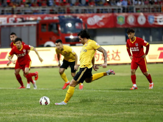 记者：尤文可能在冬窗拿洛卡特利和国米租借交换弗拉泰西（记者称尤文或在冬窗以洛卡特利与国米租借互换弗拉泰西）