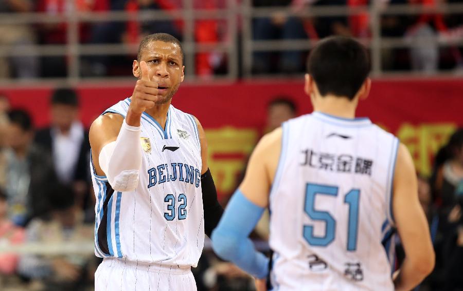 姆巴佩打入年度第59球！追平C罗保持的皇马自然年进球记录（姆巴佩收获年内第59球，追平C罗保持的皇马自然年进球纪录）