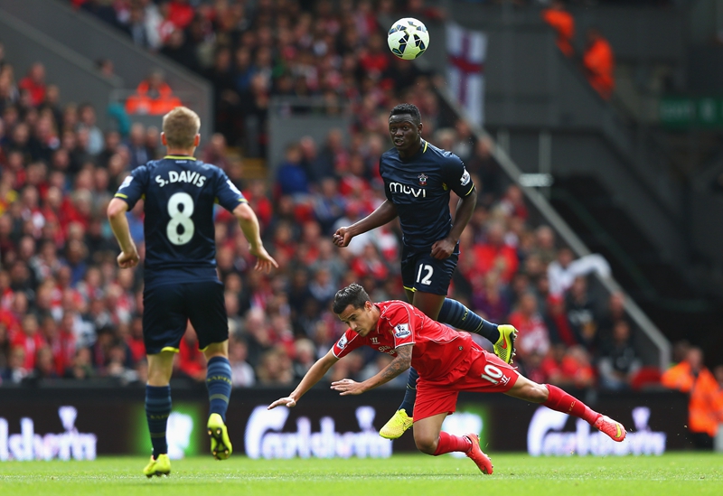 巴特萨吉感谢球迷支持，庆祝球队重要胜利（巴特萨吉向球迷致谢，欢庆球队关键胜利）