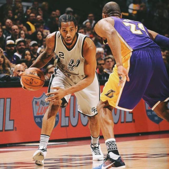 詹姆斯拒绝采访：赛后第一时间沮丧离场 正负值-33连创耻辱纪录（詹姆斯赛后第一时间黯然退场并拒采，正负值-33再创尴尬纪录）