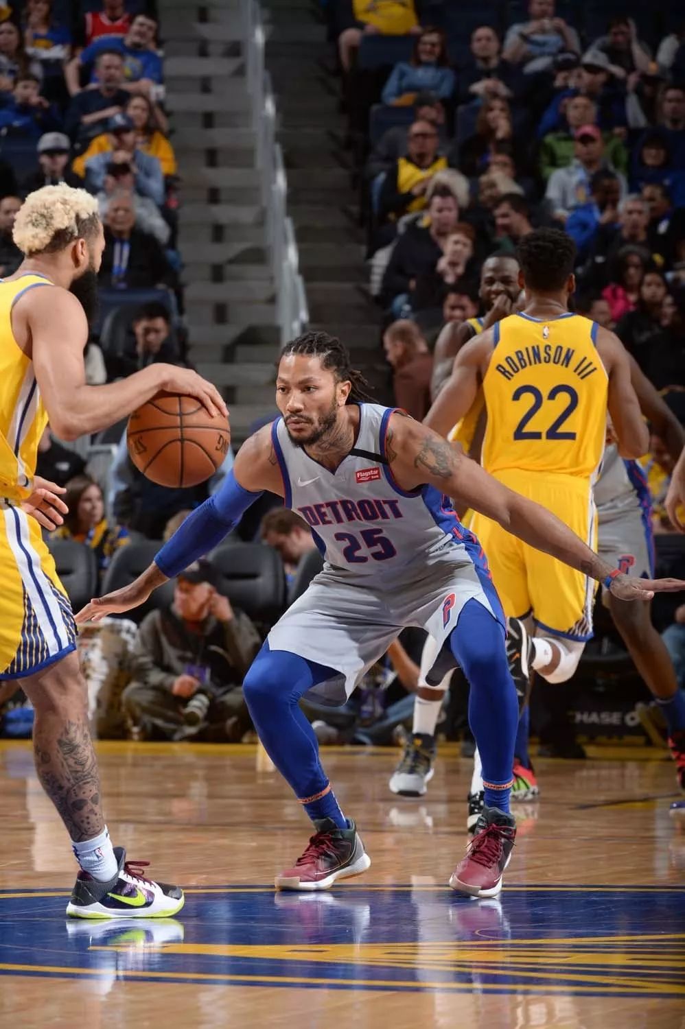 奥尼尔是NBA扣篮次数最多的球员，达到了4250次（奥尼尔以4250次扣篮位居NBA历史榜首）