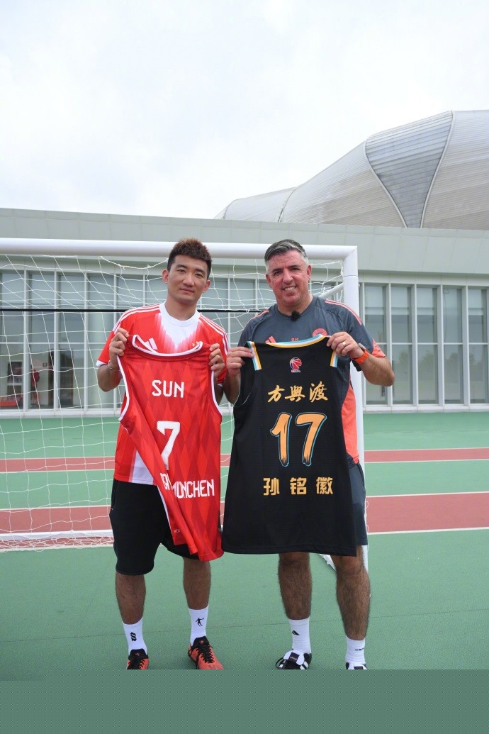 法尔克：拜仁对于帕续约越来越有信心，金钱并非关键因素（法尔克：拜仁对帕续约愈发乐观，金钱不是决定因素）