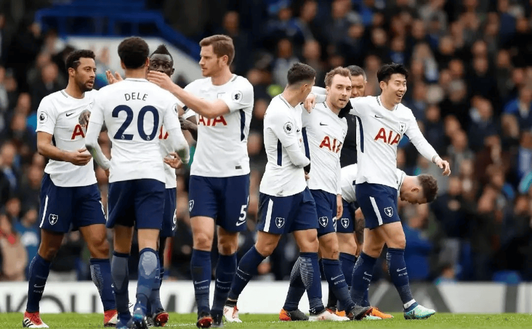 德天空：目前看施洛特贝克最可能不续约，皇马和拜仁讨论了他（德天空：施洛特贝克大概率不续约，皇马与拜仁已就他展开讨论）